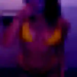 Leontine, 23 ans, connectée à Andrézieux-Bouthéon pour un rencontre plan cul