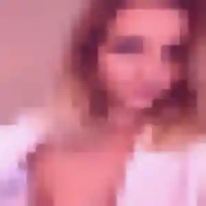 Alienor, femme de 24 ans propose rencontre plan cul à Auray