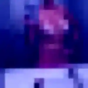 Brune, 24 ans, veut un rencontre plan cul à Bassens