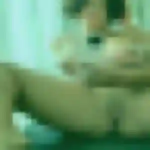 Adele, 21 ans, connectée à Chirongui pour une rencontre coquine