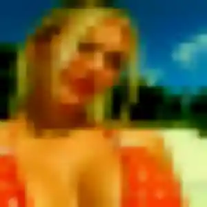 Naomi (42 ans) à Elven cherche une rencontre ce soir