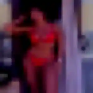 Salome, 28 ans, connectée à Fouesnant pour un rencontre plan cul