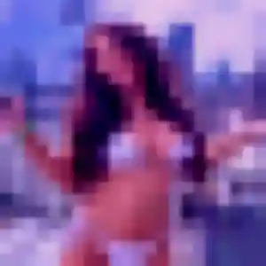 Anne-Charlotte (22 ans) à La Londe-les-Maures propose une rencontre ce soir