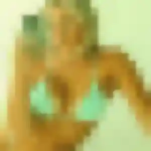 Monique, 20 ans, veut un rencontre plan cul à Lardy