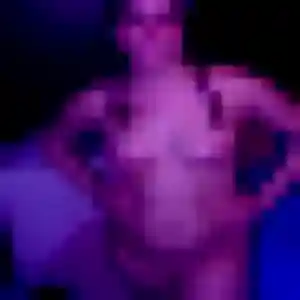 Dina, 20 ans, en ligne à Montlouis-sur-Loire pour une rencontre coquine