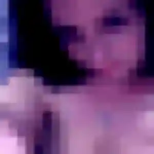 Julie (19 ans) à Nanterre attend une rencontre ce soir