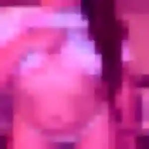 Photo de Violette à Saint-Denis (37 ans) - rencontre plan cul discret