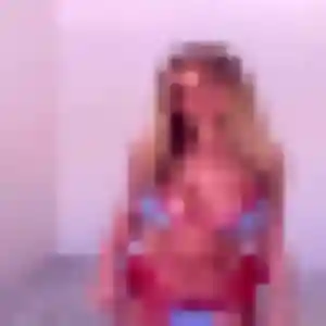 Dounia, fille de 26 ans cherche rencontre plan cul à Saint-Lyphard