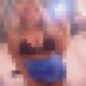 Laure (19 ans) à Saint-Privat-des-Vieux attend un rencontre plan cul maintenant