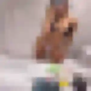 Adele (23 ans) à Saint-Sébastien-de-Morsent propose un rencontre plan cul maintenant