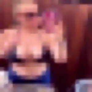 Stephanie (24 ans) à Sainte-Livrade-sur-Lot cherche une rencontre maintenant