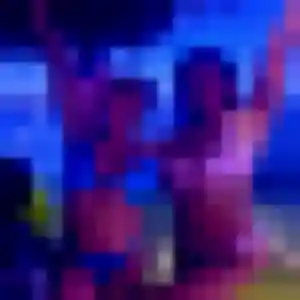 Charmante Anne-Charlotte, 35 ans à Sanary-sur-Mer - voir sa photo