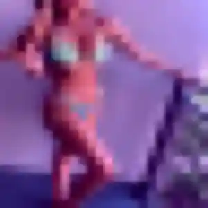 Charmante Giulia, 36 ans à Thiers - découvrir son profil