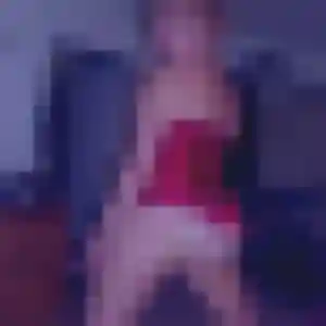 Delia (28 ans) à Ugine propose un rencontre plan cul maintenant