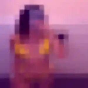 Celia, 35 ans, connectée à Vernouillet pour une rencontre coquine